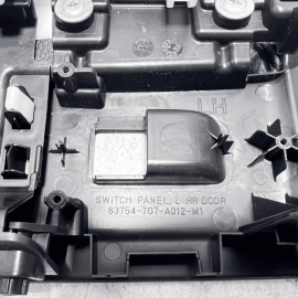 HONDA PILOT DOOR ARMREST & SWITCH BEZEL & CUPHOLDER REAR DRIVER SIDE 16-22 OEM HONDA PILOT DOOR ARMREST & SWITCH BEZEL & CUPHOLDER REAR DRIVER SIDE 16-22 OEM