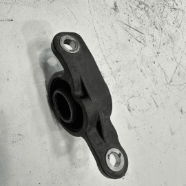 HONDA PILOT 2016-2022 AWD REAR DIFFERENTIAL LEFT DRIVER SIDE MOUNT BRACKET OEM