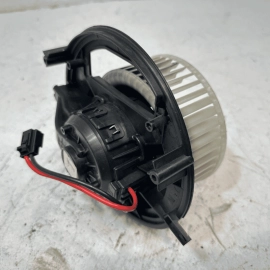 2018-2024 Volkswagen Atlas Center Console HVAC Heater Blower Motor w/Fan OEM