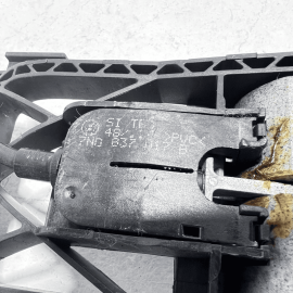 2018-2024 VOLKSWAGEN ATLAS REAR LEFT OR RIGHT SIDE EXTERIOR DOOR HANDLE BASE OEM