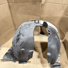 2018-2020 VOLKSWAGEN ATLAS FRONT RIGHT PASSENGER FENDER LINER SPLASHGUARD OEM