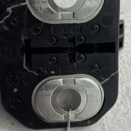 Mercedes W221 Front / Rear Door Lock Striker Latch Catch Plate 1PCS OEM 200