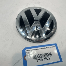 2018-2020 Volkswagen Atlas Front Bumper Grille Emblem OEM