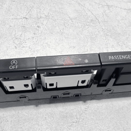 2018 VOLKSWAGEN ATLAS DASH DASHBOARD HAZARD WARNING LIGHT SWITCH OEM 2018 VOLKSWAGEN ATLAS DASH DASHBOARD HAZARD WARNING LIGHT SWITCH OEM