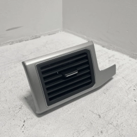 2018-2019 VOLKSWAGEN ATLAS DASH LEFT DRIVER SIDE INNER AIR VENT GRILLE OEM