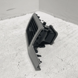 2018-2019 VOLKSWAGEN ATLAS DASH LEFT DRIVER SIDE INNER AIR VENT GRILLE OEM