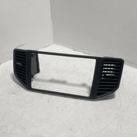 2018-2019 VOLKSWAGEN ATLAS DASH CENTER INNER AIR VENT GRILLE OEM