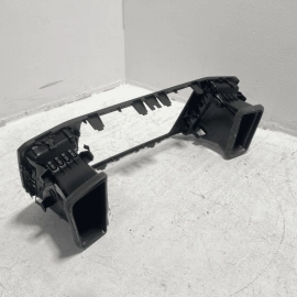 2018-2019 VOLKSWAGEN ATLAS DASH CENTER INNER AIR VENT GRILLE OEM