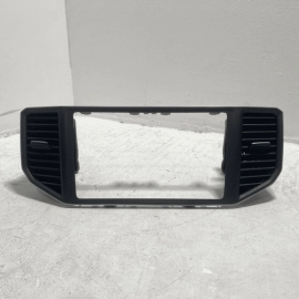 2018-2019 VOLKSWAGEN ATLAS DASH CENTER INNER AIR VENT GRILLE OEM
