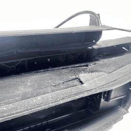 2018-2023 VOLKSWAGEN ATLAS 3.6L RADIATOR AIR DUCT GRILLE GRILL AIR SHUTTER OEM
