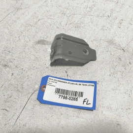2018-2024 VOLKSWAGEN ATLAS FRONT LEFT DRIVER SIDE FENDER FRONT MOUNT BRACKET OEM