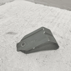 2018-2024 VOLKSWAGEN ATLAS FRONT PASSENGER SIDE FENDER REAR MOUNT BRACKET OEM