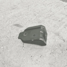 2018-2024 VOLKSWAGEN ATLAS FRONT PASSENGER SIDE FENDER FRONT MOUNT BRACKET OEM