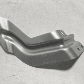 2018-2020 VOLKSWAGEN ATLAS FRONT RIGHT PASSENGER FENDER MOUNT BRACKET OEM