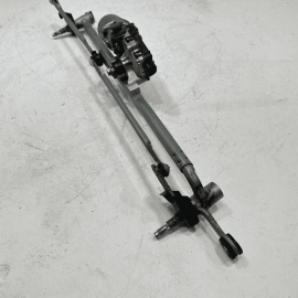 2016-2022 Jeep Grand Cherokee Windshield Wiper Linkage w/Motor OEM