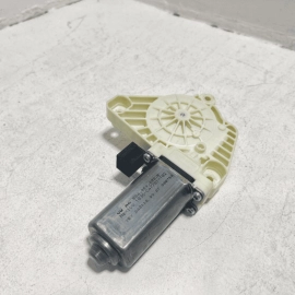 2018-2021 Volkswagen Atlas Front Passenger Side Door Window Regulator Motor OEM