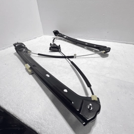 2018-2025 Volkswagen Atlas Front Right Passenger Side Door Window Regulator OEM