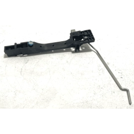 HONDA PILOT 2016-2022 REAR LEFT SIDE EXTERIOR DOOR HANDLE BASE BRACKET OEM