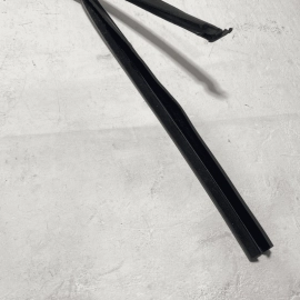2018-25 Volkswagen Atlas Front Passenger Door Window Glass Run Channel Seal OEM