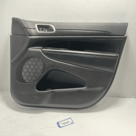 2017-2019 JEEP GRAND CHEROKEE FRONT RIGHT PASSENGER DOOR TRIM PANEL ASEEMBLY OEM 2017-2019 JEEP GRAND CHEROKEE FRONT RIGHT PASSENGER DOOR TRIM PANEL ASEEMBLY OEM