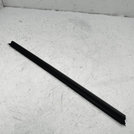 JEEP GRAND CHEROKEE 2011-2021 REAR LEFT DOOR WINDOW INNER WEATHERSTRIP SEAL OEM