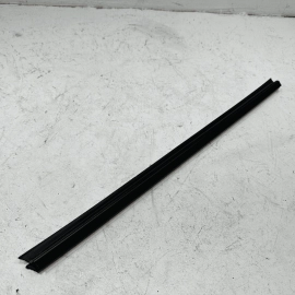 JEEP GRAND CHEROKEE 2011-2021 REAR LEFT DOOR WINDOW INNER WEATHERSTRIP SEAL OEM
