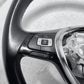 2018 Volkswagen Atlas Multifunctional Steering Wheel Without Heated OEM 2018 Volkswagen Atlas Multifunctional Steering Wheel Without Heated OEM