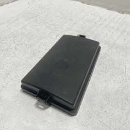 VOLKSWAGEN ATLAS ENGINE COMPARTMENT FUSE RELAY BOX UPPER COVER 2018-2023 OEM