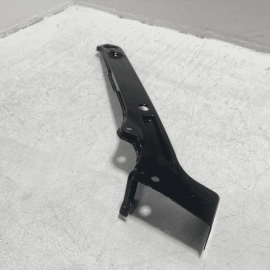 2018-2020 VOLKSWAGEN ATLAS RADIATOR SUPPORT LEFT SIDE UPPER TIE BAR BRACKET OEM