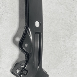 2018-2020 VOLKSWAGEN ATLAS RADIATOR SUPPORT LEFT SIDE UPPER TIE BAR BRACKET OEM