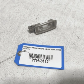 VOLKSWAGEN ATLAS FRONT LEFT OR RIGHT OVERHEAD SUNVISOR LIGHT LAMP 2018-2020 OEM