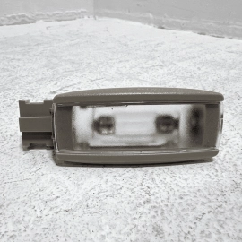 VOLKSWAGEN ATLAS FRONT LEFT OR RIGHT OVERHEAD SUNVISOR LIGHT LAMP 2018-2020 OEM
