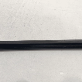 11-21 JEEP GRAND CHEROKEE FRONT RIGHT DOOR WINDOW INNER WEATHERSTRIP SEAL OEM