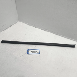 11-21 JEEP GRAND CHEROKEE FRONT RIGHT DOOR WINDOW INNER WEATHERSTRIP SEAL OEM