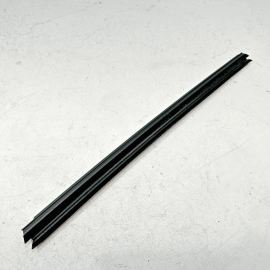 2010-2016 MERCEDES E350 REAR RIGHT PASSENGER WINDOW INNER WEATHERSTRIP SEAL OEM 2010-2016 MERCEDES E350 REAR RIGHT PASSENGER WINDOW INNER WEATHERSTRIP SEAL OEM