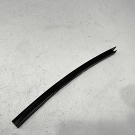 2010-2016 MERCEDES E350 REAR RIGHT PASSENGER WINDOW GLASS TRIM DIVIDER OEM