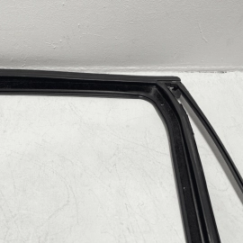 2016-2019 JEEP CHEROKEE REAR LEFT SIDE DOOR WINDOW GLASS RUN CHANNEL OEM