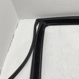 2016-2019 JEEP CHEROKEE REAR LEFT SIDE DOOR WINDOW GLASS RUN CHANNEL OEM