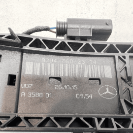 MERCEDES E350 W212 FRONT DRIVER DOOR HANDLE BASE BRACKET BRACE 2010-2016 OEM