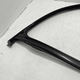 2010 - 2016 MERCEDES BENZ E350 W212 FRONT DRIVER LEFT WINDOW GUIDE SEAL OEM