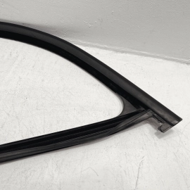 2010 - 2016 MERCEDES BENZ E350 W212 FRONT DRIVER LEFT WINDOW GUIDE SEAL OEM