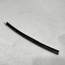 2010-2016 MERCEDES E350 REAR LEFT DRIVER WINDOW GLASS TRIM DIVIDER OEM