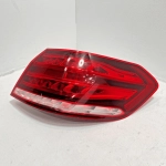 2010-2016 MERCEDES E350 REAR OUTER PASSENGER SIDE TAIL LIGHT TAILLIGHT LAMP OEM