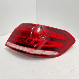 2010-2016 MERCEDES E350 REAR OUTER PASSENGER SIDE TAIL LIGHT TAILLIGHT LAMP OEM