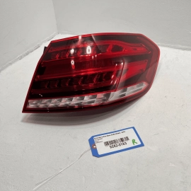 2010-2016 MERCEDES E350 REAR OUTER PASSENGER SIDE TAIL LIGHT TAILLIGHT LAMP OEM