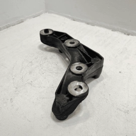 2016 MERCEDES-BENZ E350 ENGINE MOTOR OIL PAN SUPPORT BRACKET MOUNT OEM
