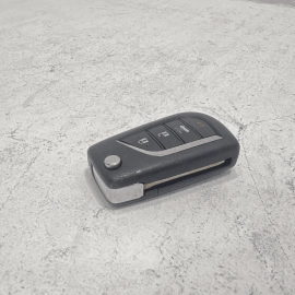 2019-2024  TOYOTA CAMRY L LE XLE XSE  SMART ENTRY FLIP KEY FOB OEM 2019-2024  TOYOTA CAMRY L LE XLE XSE  SMART ENTRY FLIP KEY FOB OEM