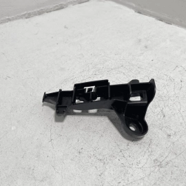 TOYOTA CAMRY REAR LEFT DRIVER LH TAILLIGHT MOUNT BRACKET SUPPORT 2018 - 2024 OEM