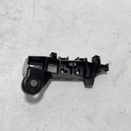 TOYOTA CAMRY REAR LEFT DRIVER LH TAILLIGHT MOUNT BRACKET SUPPORT 2018 - 2024 OEM