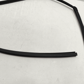 2016-2021 HONDA CIVIC FRONT DRIVER DOOR WINDOW GLASS RUN CHANNEL SEAL OEM